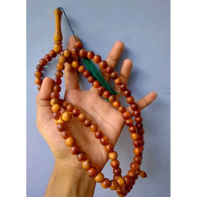 Tasbih gaharu agatis . 8 mm .isi 99 butir . tasbih kayu gaharu agatis . 8 mm isi 99 butir
