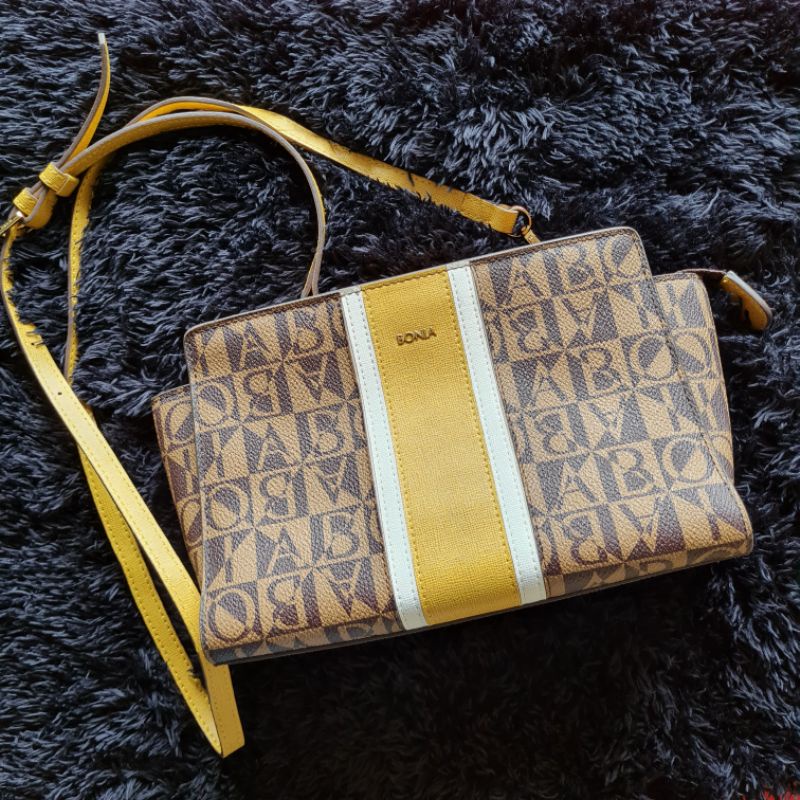 Tas Slingbag Bonia Monogram Preloved Original 100%