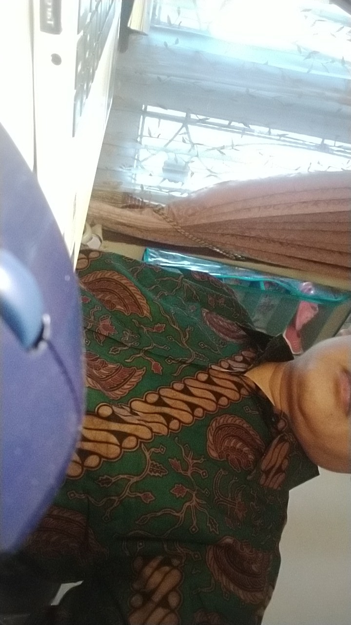 Kemeja Batik Batu Raden Kemeja Batik Formal Lengan Panjang Warna Hijau Botol / Prabu Batik Pria