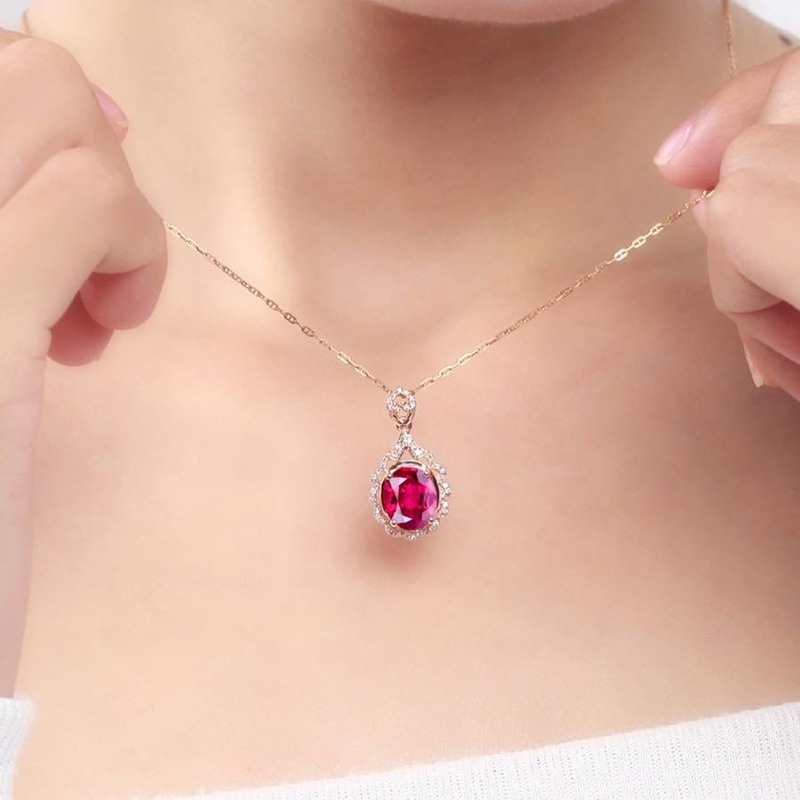 [Ready Stock]Fashion Hollowed-out Inlaid Colored Gemstone Pendant Necklace