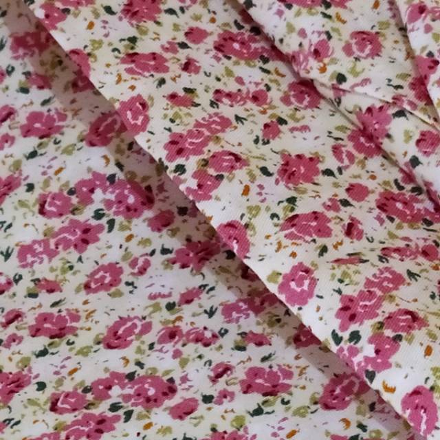 Kain Meteran Motif Ageratum.