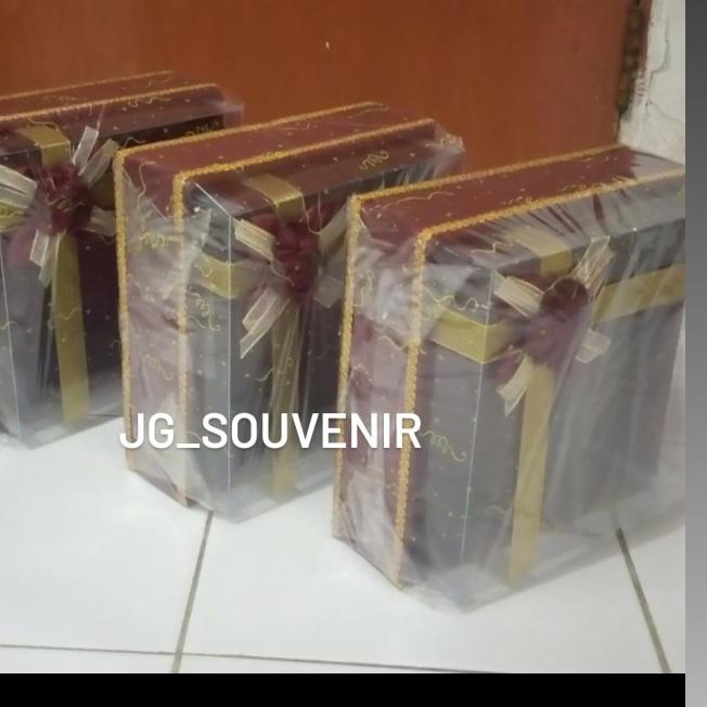 ✲ Kotak Hantaran Seserahan Tempat Kue Mika Ukuran 30 x 30 Maron ۩