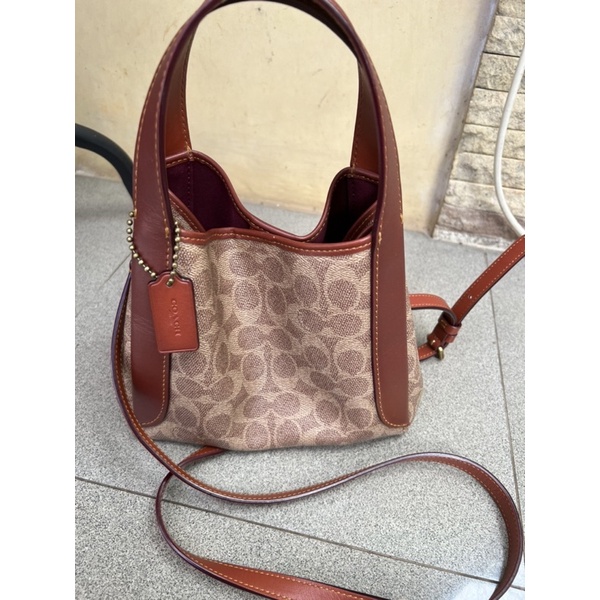 Preloved Coach Hadley canvas signature