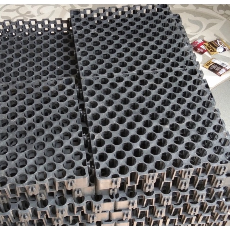 Drainase rumput sintetis 25x25 /alas rumput sintetis /Karpet rumput sintetis