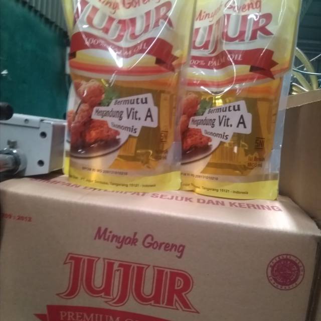 

Minyak jujur 1800 ml isi 6 pcs