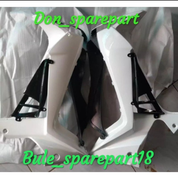 body motor supra batman... Honda supra X 125 New supra batman cover sayap depan warna putih