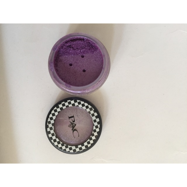 Pac eyeshadow powder