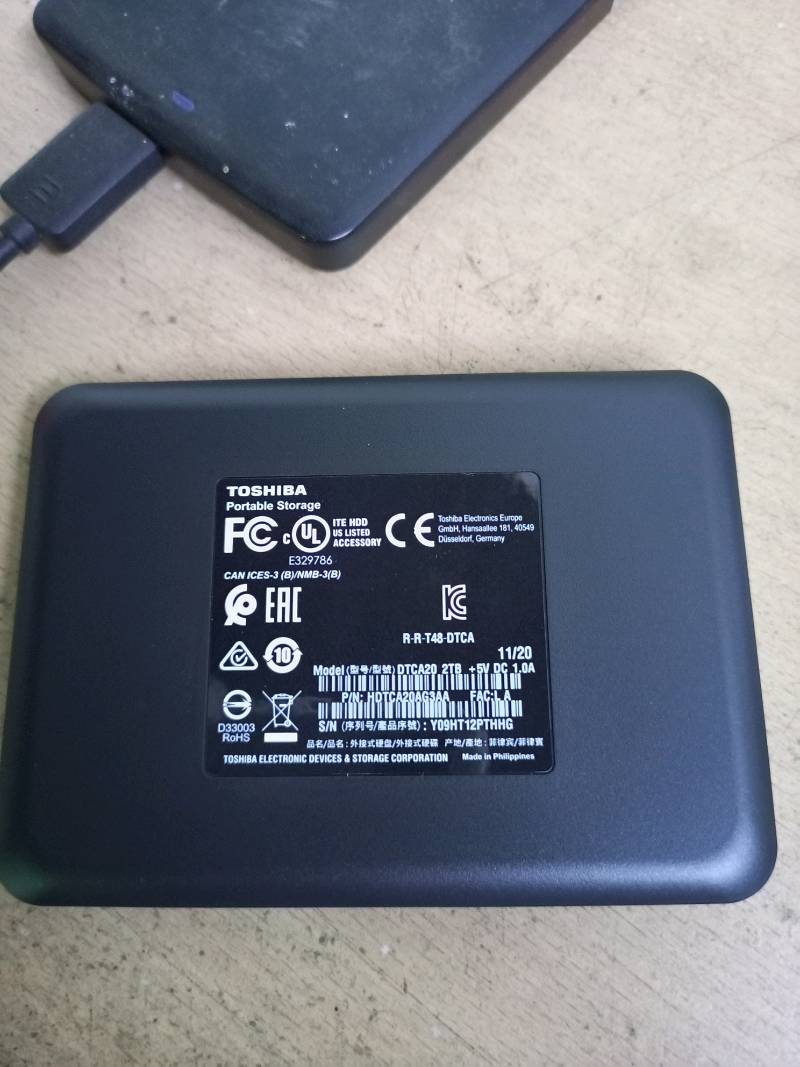TOSHIBA Canvio Portable Hard Drive 1TB - Disassembly 
