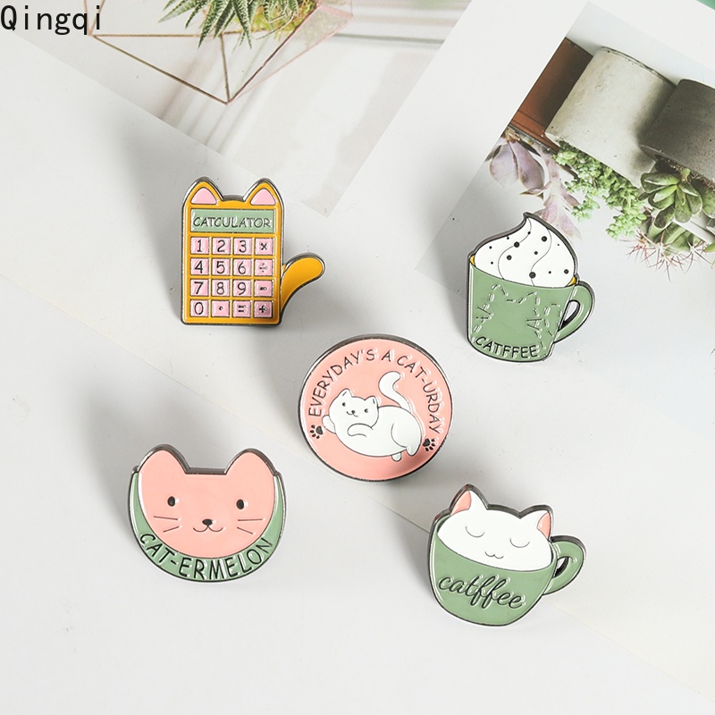 Bros Pin Enamel Desain Kartun Kucing Kalkulator Cangkir Kopi Untuk Hadiah