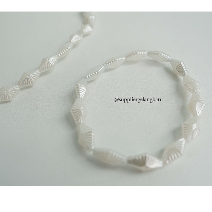 GELANG Mutiara Sintetis OVAL SEGI 4 ULIR WHITE PEARL bingkisan cantik