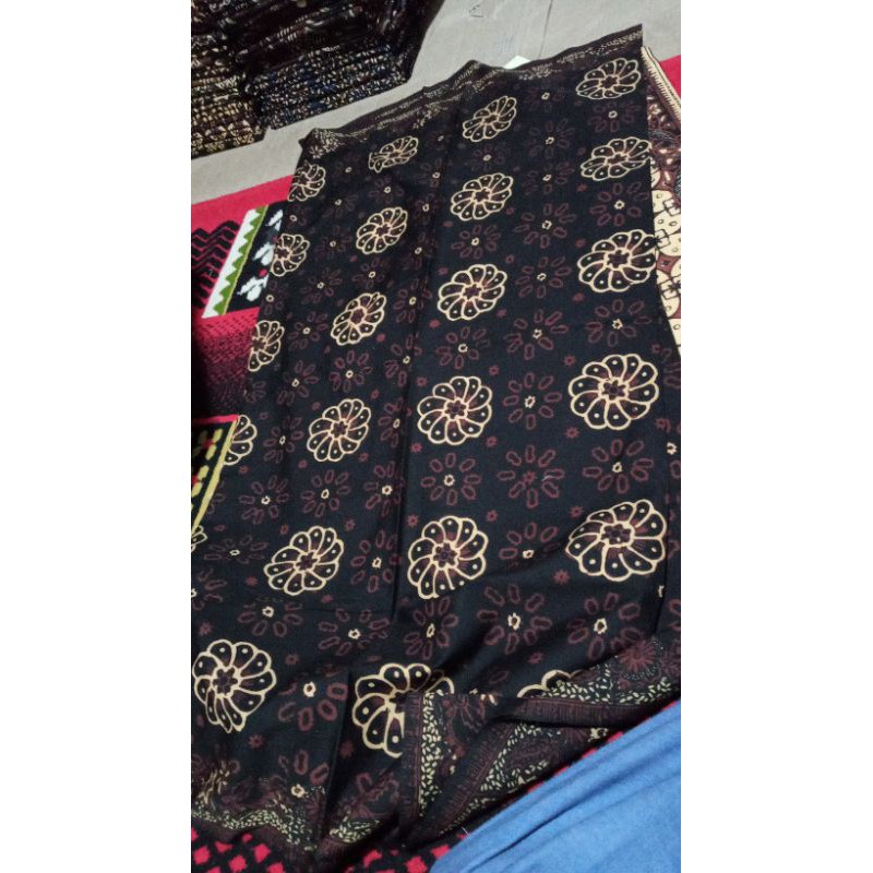 sarung batik semi tulis lar gurda