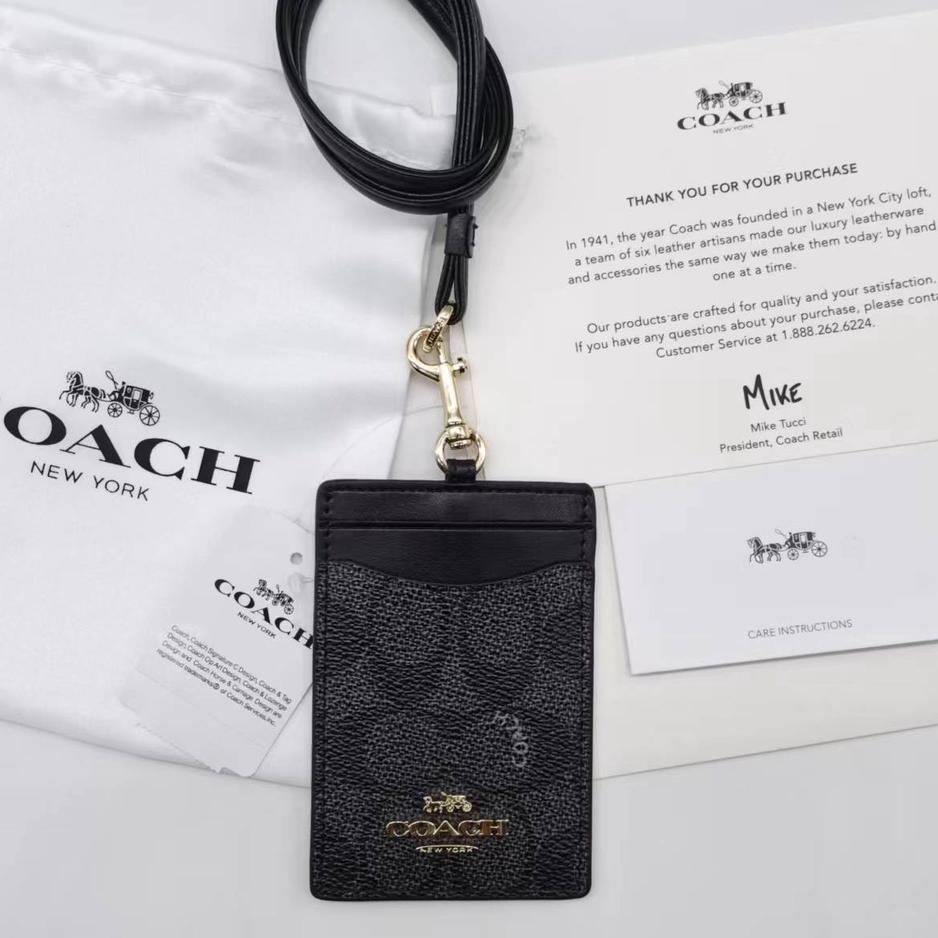 

Bagus Dipakai.. Baru!!! Coach Metal LOGO Lanyard ID Card Holder Name Tag Delapan Warna