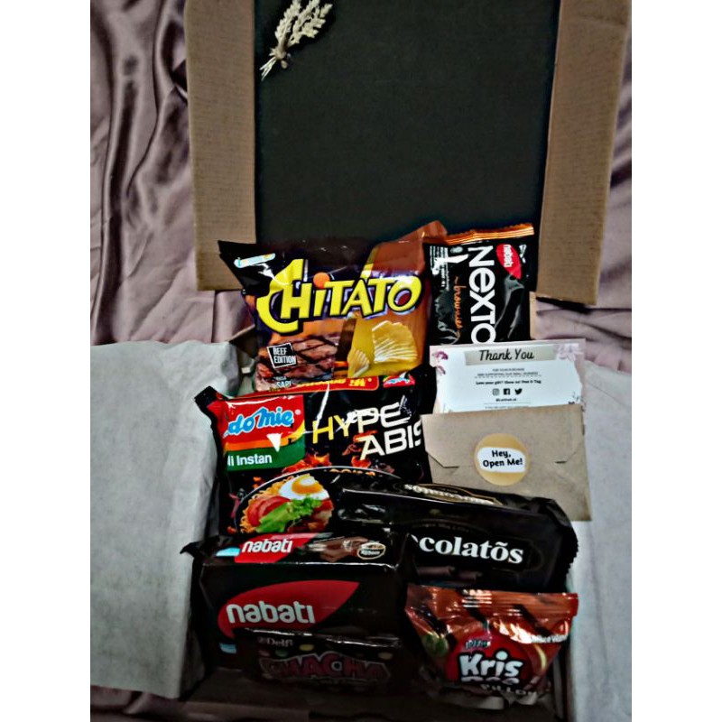 

Snack Box Murah/Gift Box/Kado Ultah/Kado Wisuda