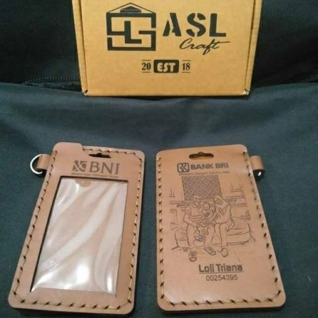 

nametag | Id card holder costum | nametag kulit | case idcard kulit | sarung idcard kulit custom