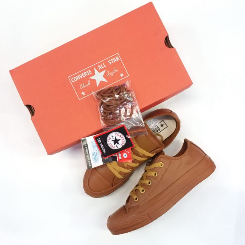 Sepatu Converse leather