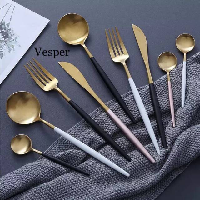 Western cutlery set / dinner table set / sendok garpu eropa gold black