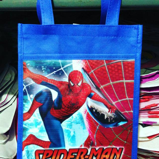 

Tas jinjing kantong karakter spiderman | tas souvenir ultah unik | terbaru, termurah, terunik