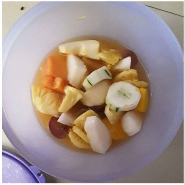 

Asinan rakyat (timun, bengkuang, nanas, pepaya, pencit/mangga, apel)