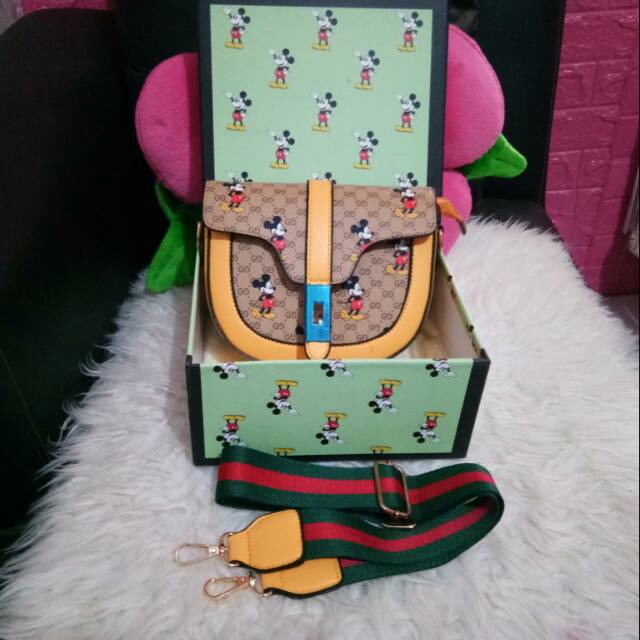 Tas gucci mickey box yellow
