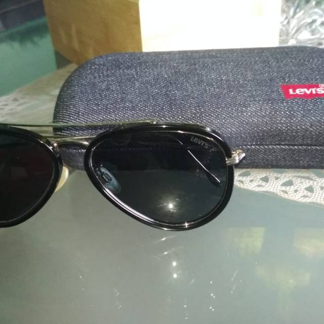 Levi's Aviator Sunglasses