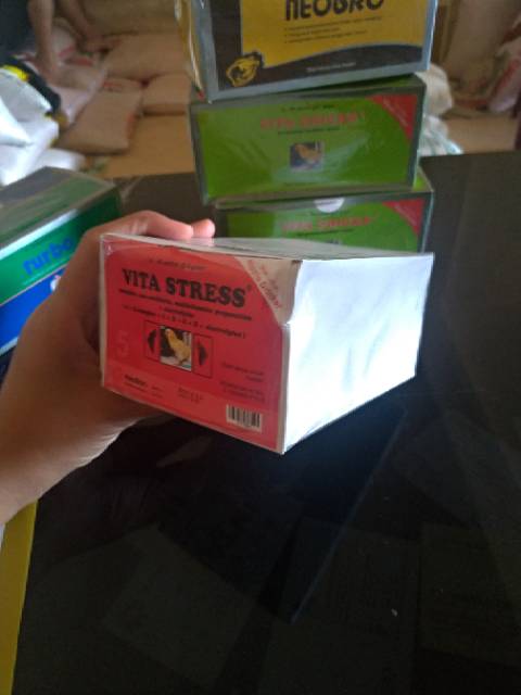 VITA STRESS KOTAK ISI 40 SACHET 5G Vitamin unfuk ayam stress