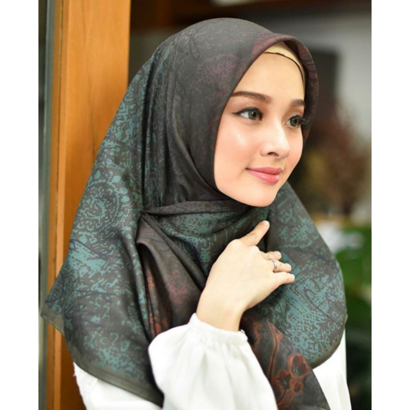 MANDJHA IVAN GUNAWAN LILY FLOWER OLIVE