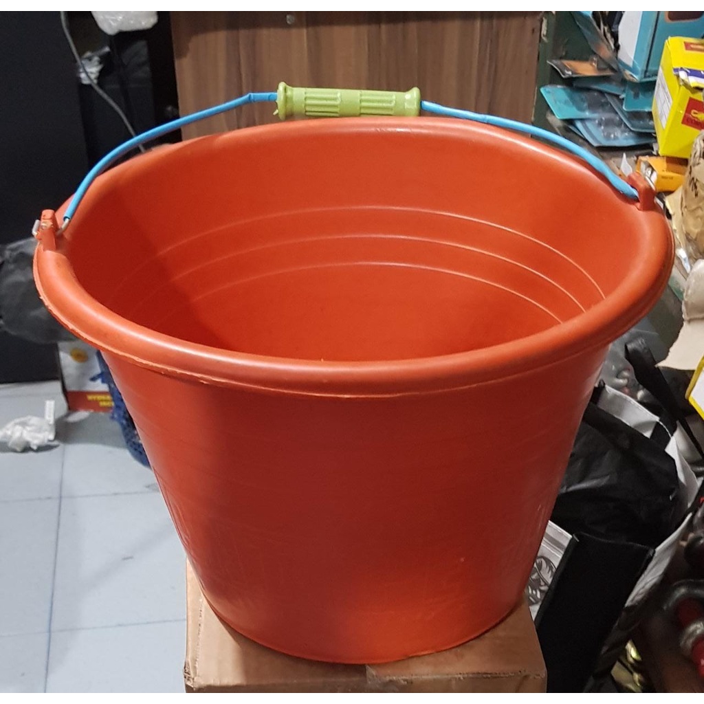 EMBER COR ORANGE BESAR/ EMBER PLASTIK ANTI PECAH/ EMBER TIMBAH COR