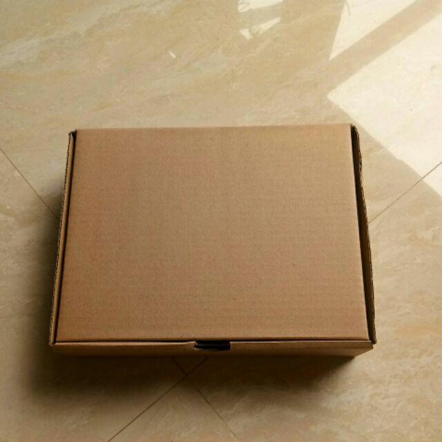 Kardus / Box Pizza 26x21x5 Cm