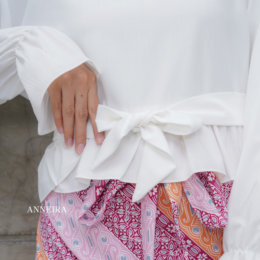 KYLA RUFFLE BLOUSE