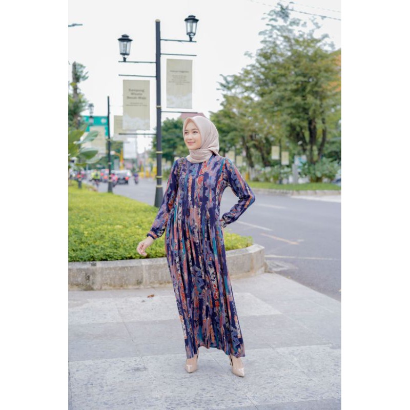 Gayatri Dress by Bbccollections