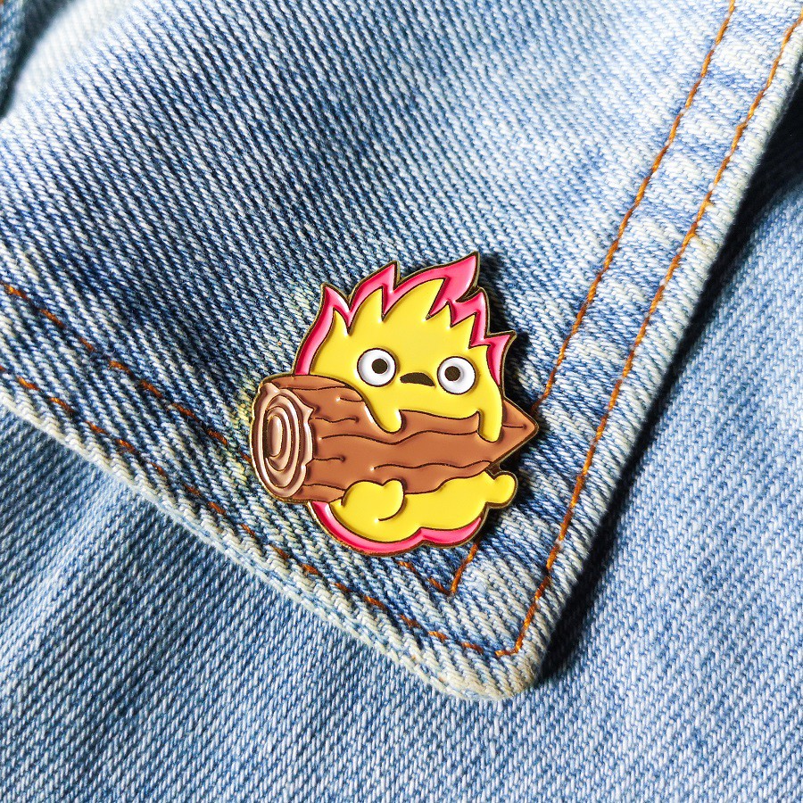 Howl's Moving Castle Pin Funny Fire Demon Badge Cute Calcifer Wood Brooch Anime Geek Gamer Accessory Decor Gift