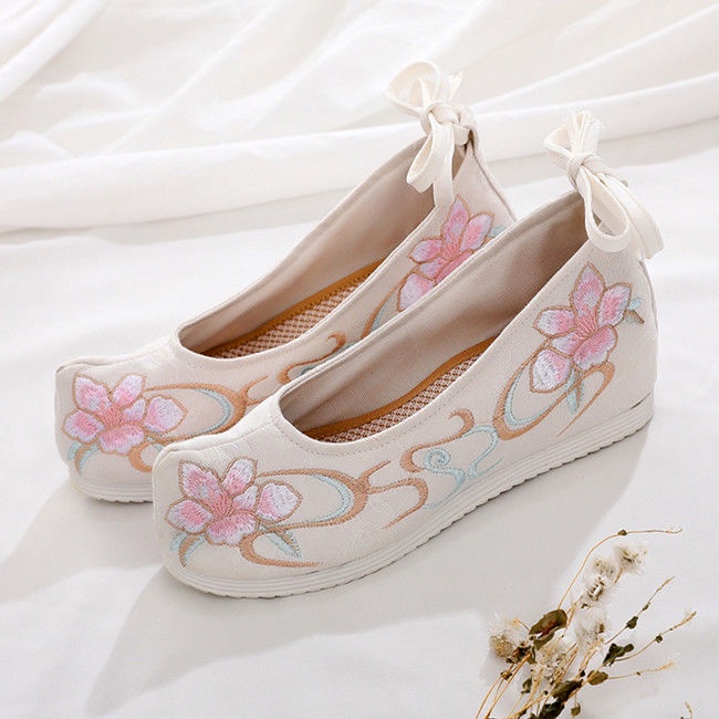 The Han-style clothing shoes women's vintage old Beijing cloth shoes new matching fairy ancient styl