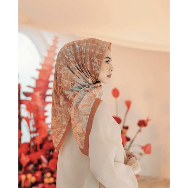 Buttonscarves Xanadu Series Marmalade