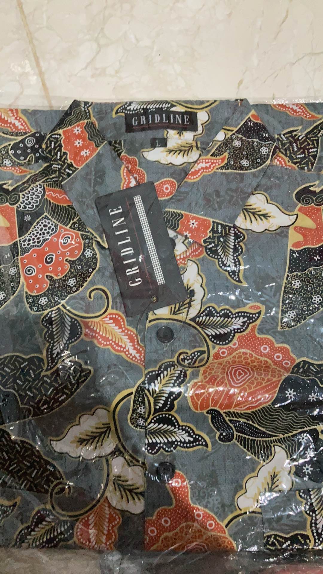 [gridline - R046 Grey] Kemeja Batik Pria Katun Lengan Pendek Regular