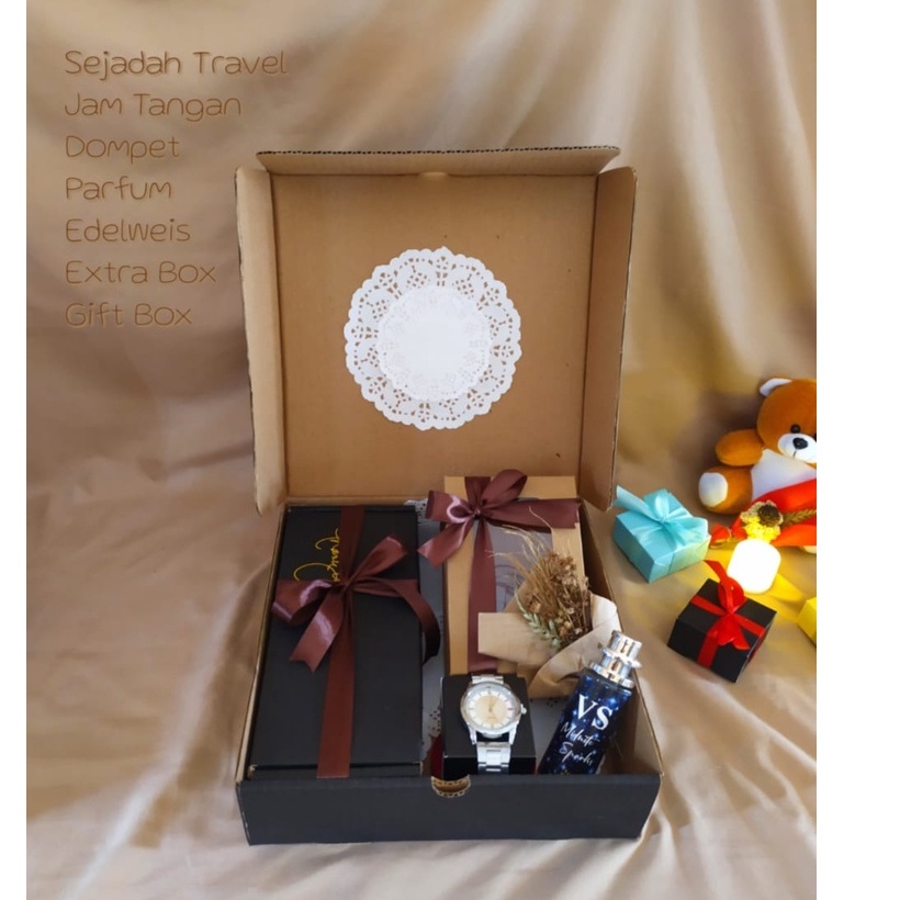 hampers kado untuk pria isi jam tangan kaos polos dompet sejadah