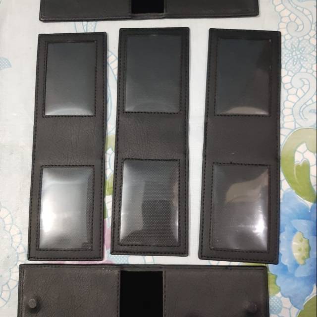 Tempat id card name tag kulit sintetis magnet saku
