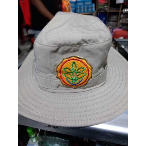 topi lapangan pertanian