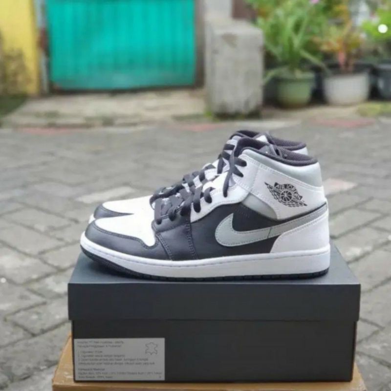 Jual Sepatu Nike Air Jordan 1 Mid "White Shadow" | Shopee Indonesia