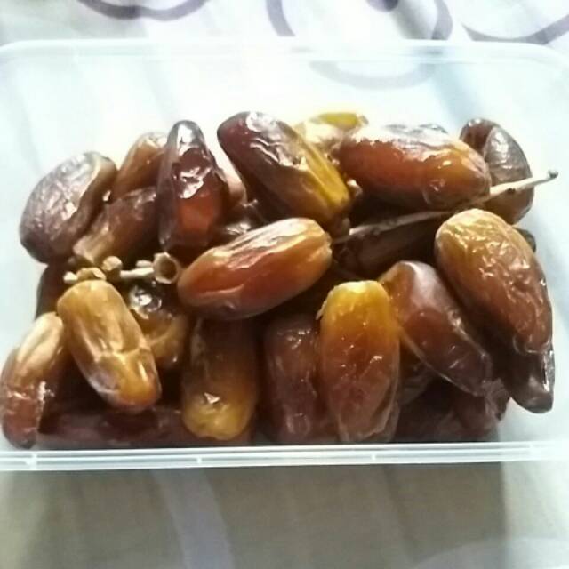 

KURMA TUNISIA TANGKAI (450 gr)