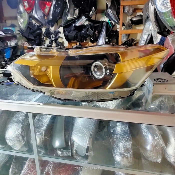 Bekas} headlamp vios gen 3 custom Limited