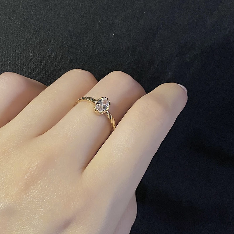 Cincin Lapis Emas Hias Kristal Zircon Besar Untuk Wanita