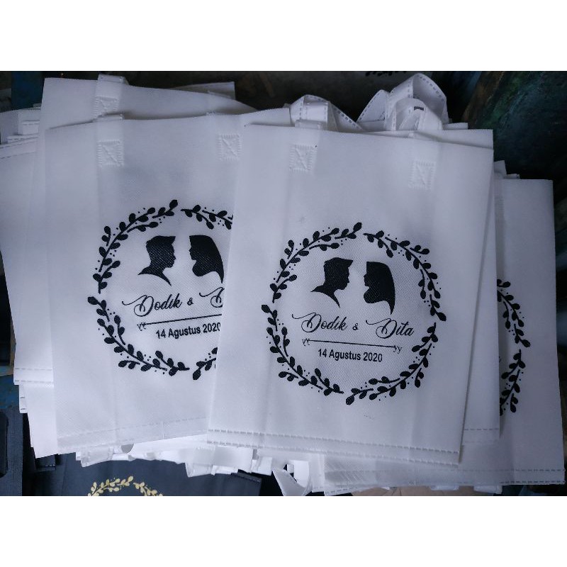 

tas spunbond souvenir tebal dengan alas