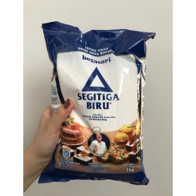 

Tepung Terigu Segitiga Biru 1kg - Bogasari