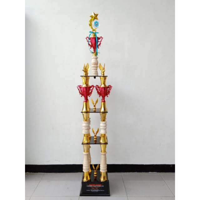 Piala Kaki 4 Kayu Piala Marmer Piala 4 Tingkat Piala Kaki 4 Tingkat Piala Kayu Piala Marmer Trophy