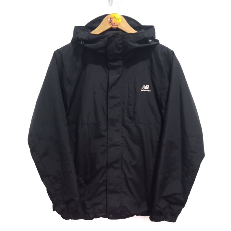 Jaket new balance second outdoor