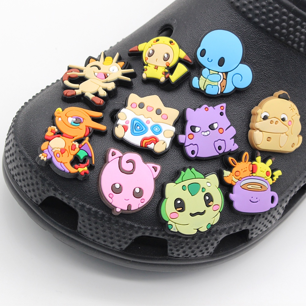 Crocs Pin imut Pokemon tema Shoe charms decorate sandal Gesper kartun Pikachu Lubang Sepatu accessories Jibbitz  DIY Dapat dilepas anak hadiah Natal