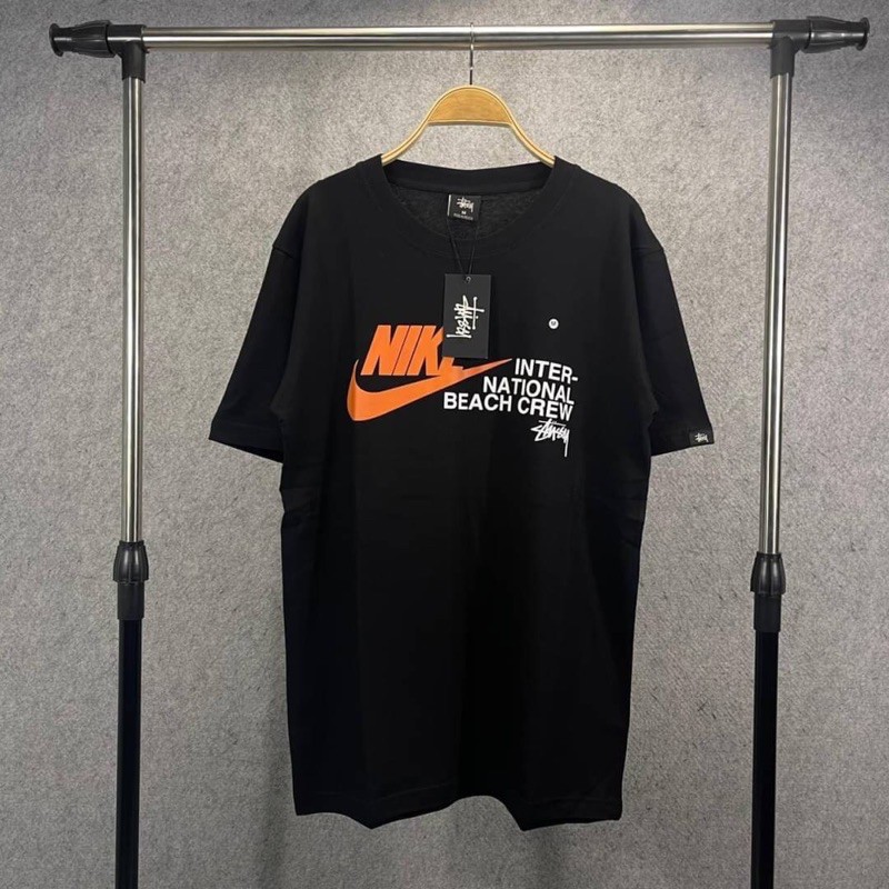 BAJU | KAOS NIKE INTERNATIOANL BEACH CREW X STUSSY