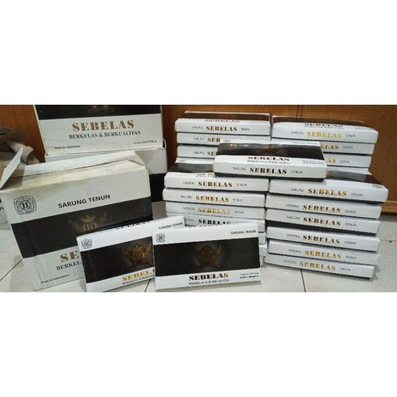 Sarung Tenun Sebelas