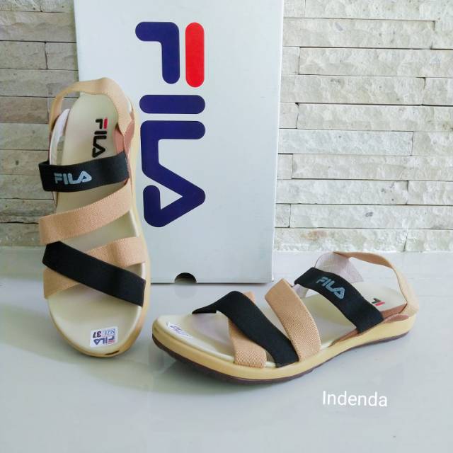 sandal fila perempuan