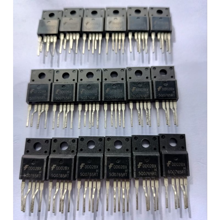 IC REGULATOR TV 5Q0765RT, ORGINAL,SESUAI GAMBAR ( KUALITAS BAGUS)